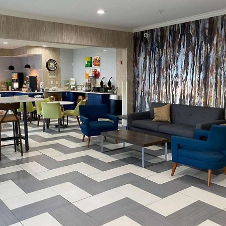 Wingate By Wyndham Uniontown Hotel Bagian luar foto