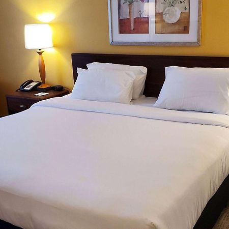 Wingate By Wyndham Uniontown Hotel Bagian luar foto