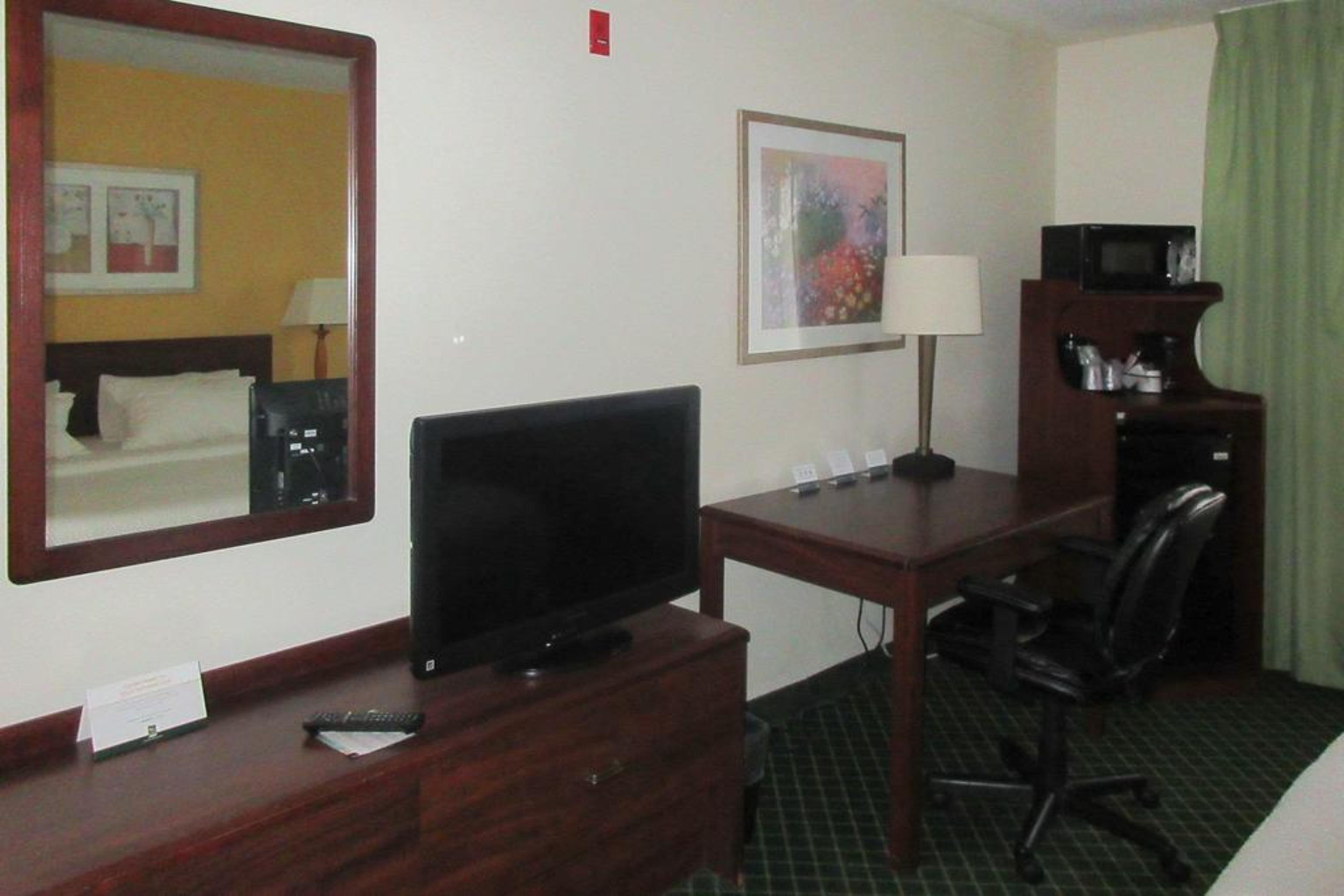 Wingate By Wyndham Uniontown Hotel Bagian luar foto