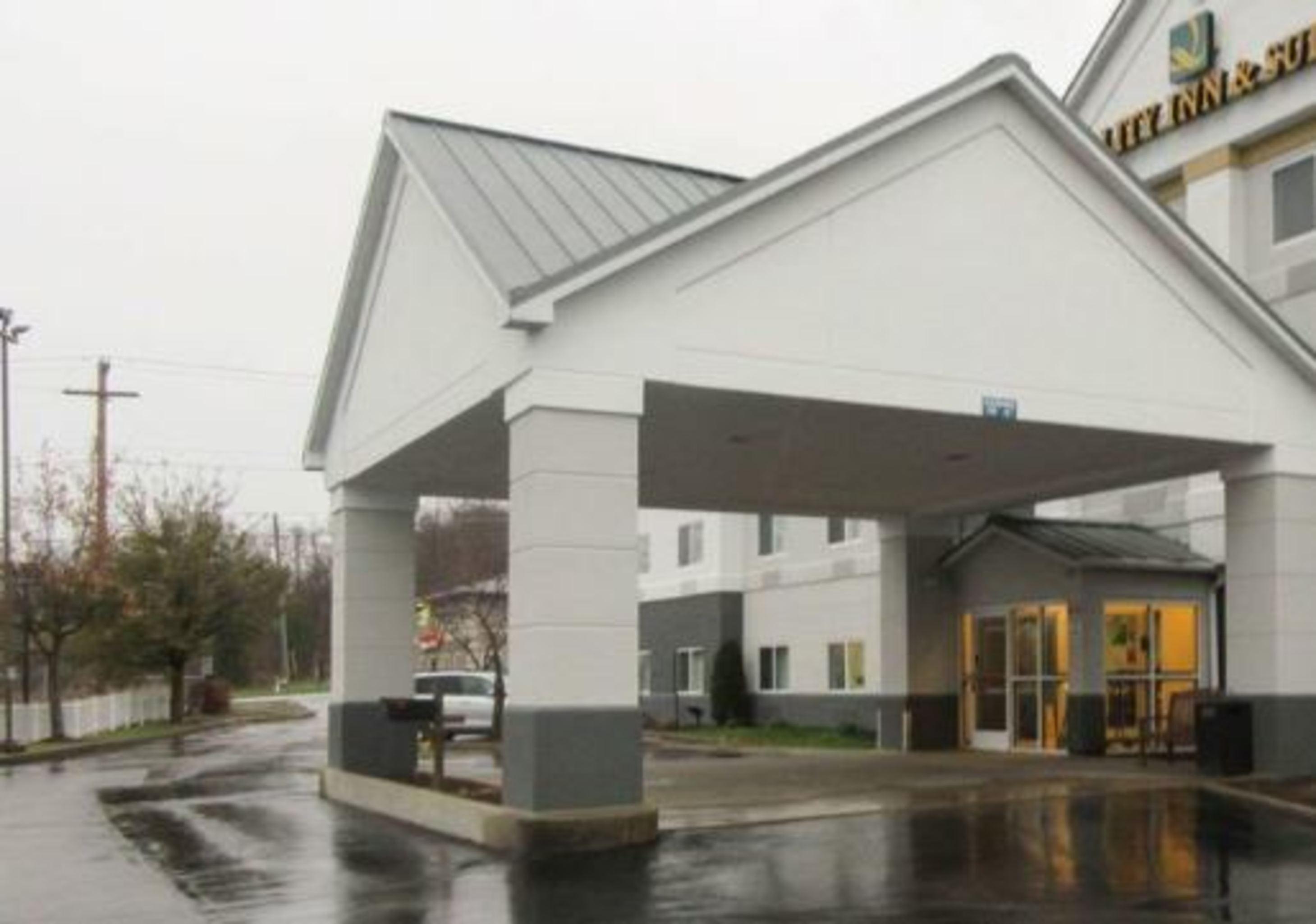 Wingate By Wyndham Uniontown Hotel Bagian luar foto