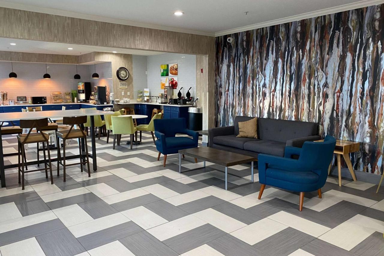 Wingate By Wyndham Uniontown Hotel Bagian luar foto