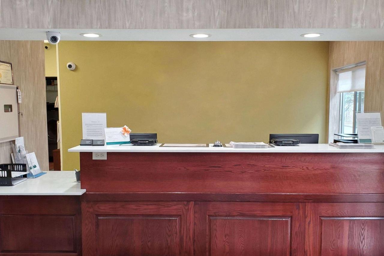 Wingate By Wyndham Uniontown Hotel Bagian luar foto