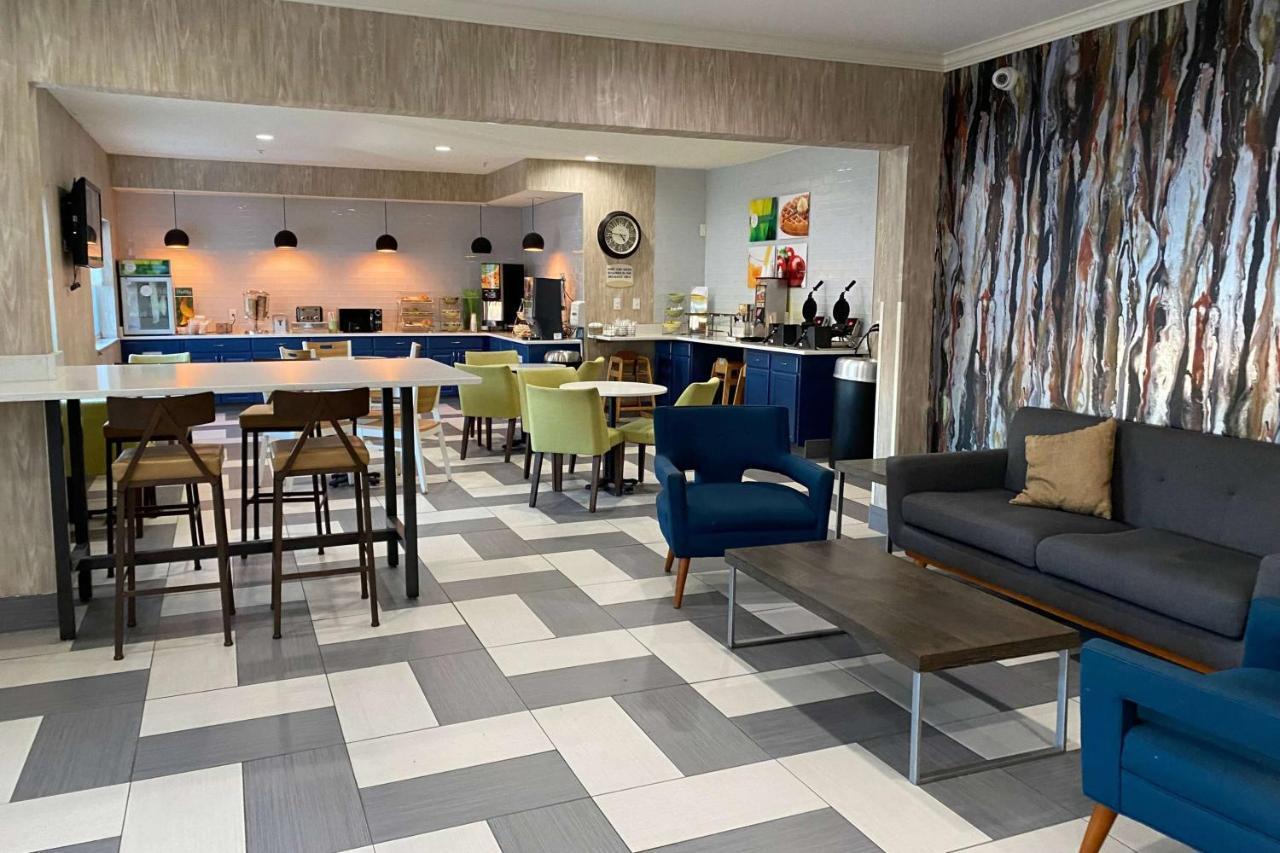 Wingate By Wyndham Uniontown Hotel Bagian luar foto