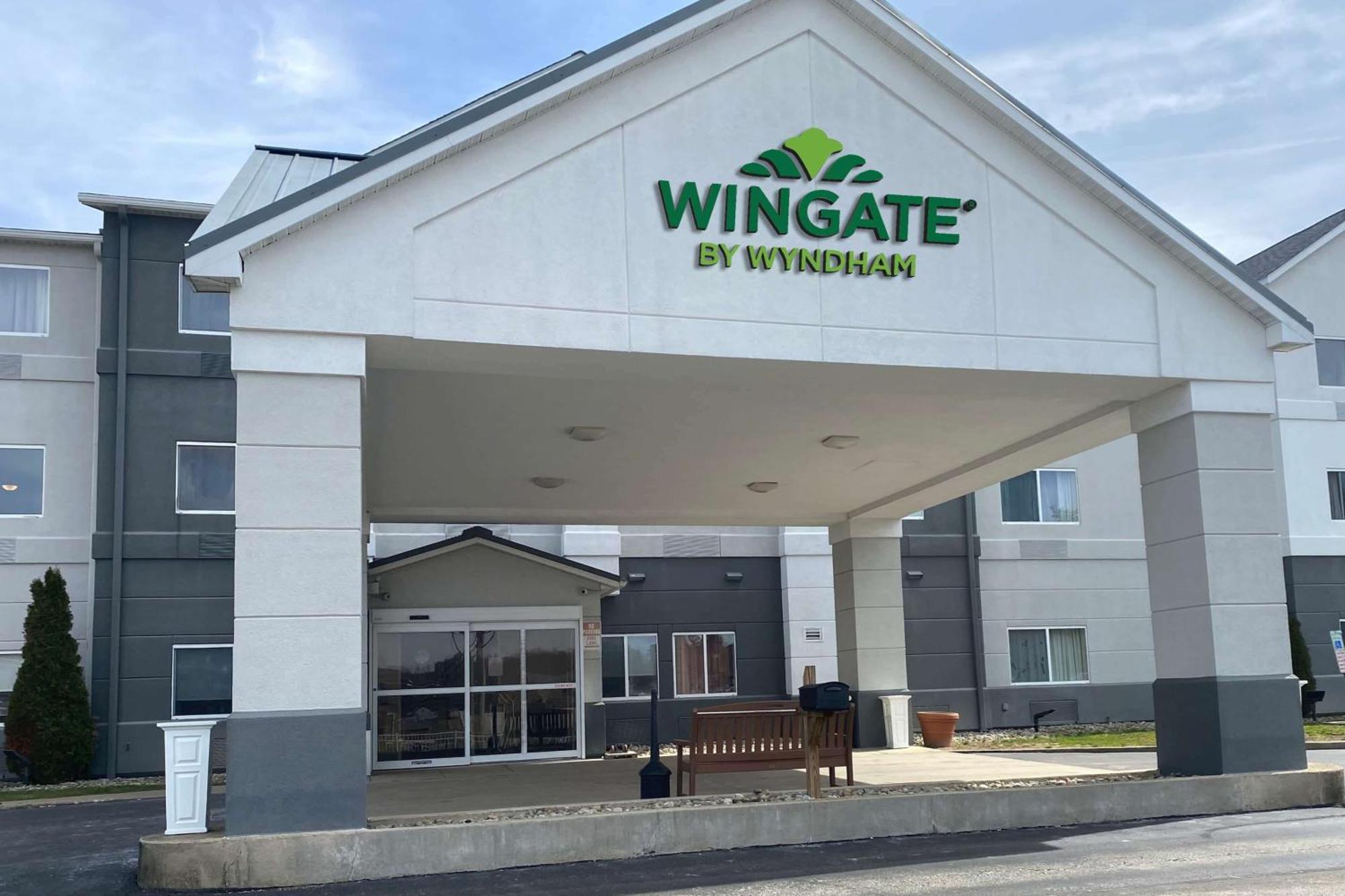 Wingate By Wyndham Uniontown Hotel Bagian luar foto
