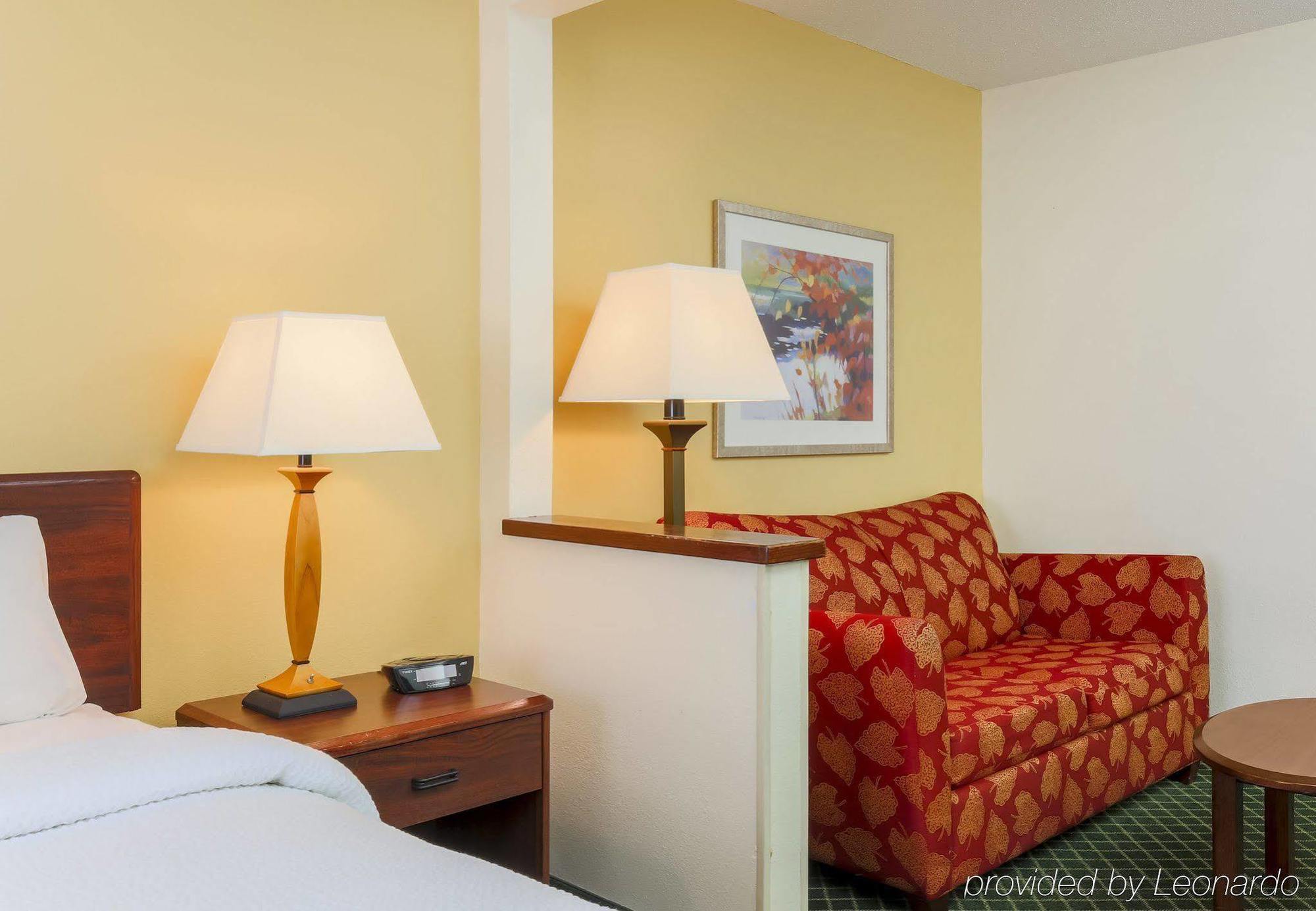 Wingate By Wyndham Uniontown Hotel Bagian luar foto
