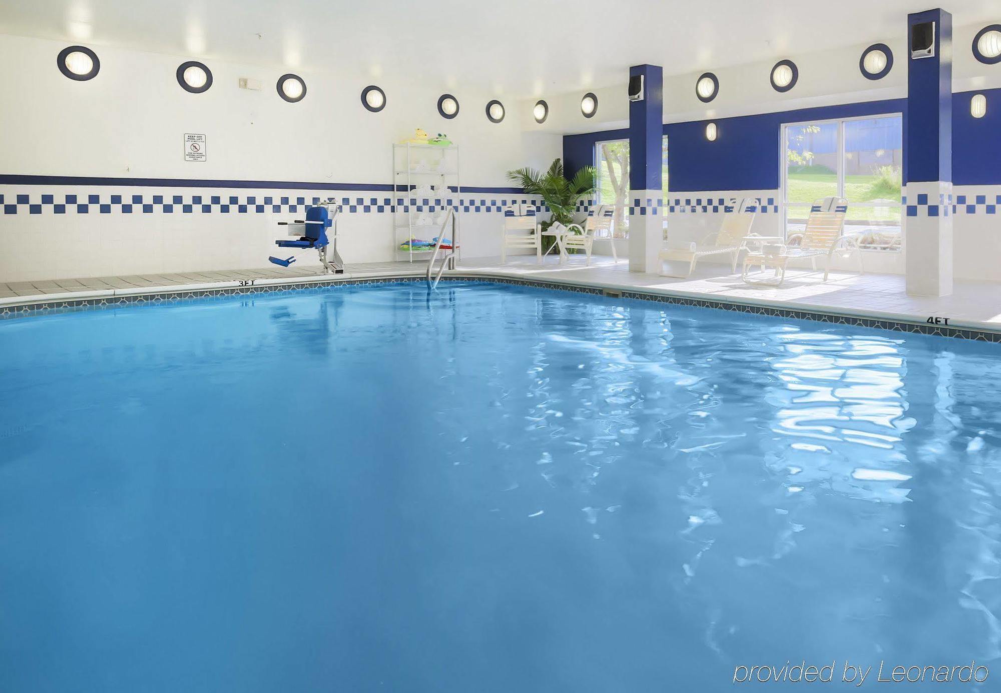 Wingate By Wyndham Uniontown Hotel Bagian luar foto