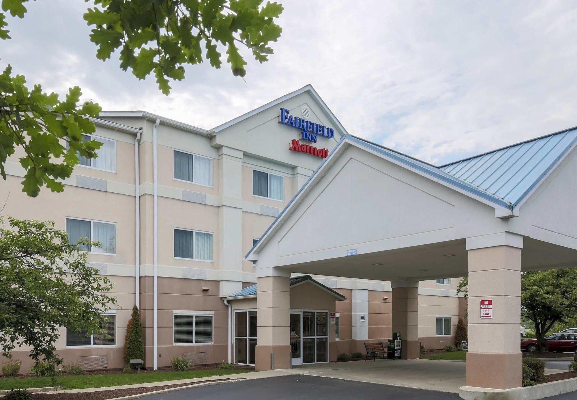 Wingate By Wyndham Uniontown Hotel Bagian luar foto