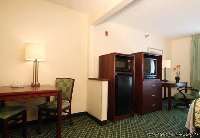 Wingate By Wyndham Uniontown Hotel Bagian luar foto